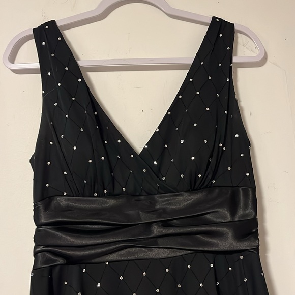 Ladies black and sparkle cocktail dress - Picture 3 of 6